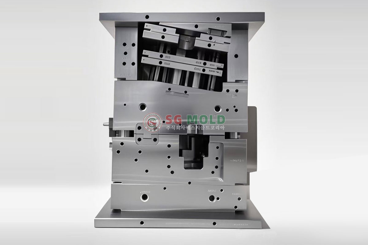 Plastic Mold Base - SG MOLD